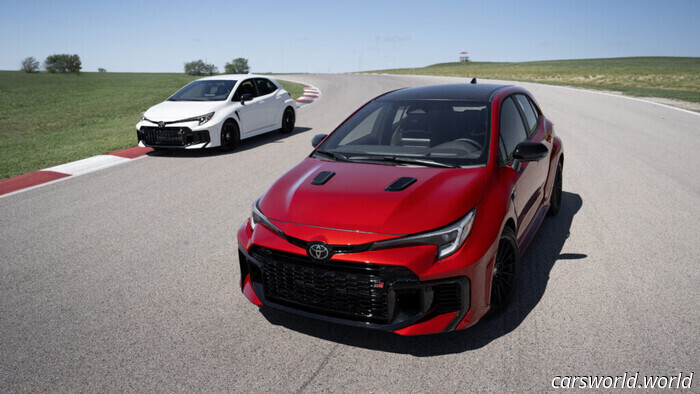 Qualcuno sta costruendo una Toyota GR Corolla berlina | Carscoops